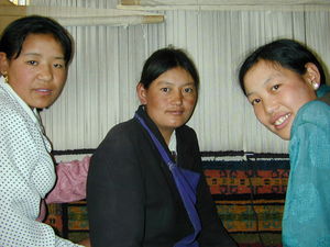 Workers at the Drepung carpet factory. ??