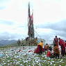 People gathered on top of one of the hills above Larung Gar for the offering ceremony.
