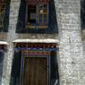 gzhung pa khang tshan monks' living quarters