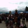 People crowded near by Gonpo and Gonmo to receive blessings